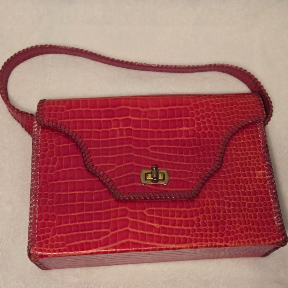 Elegant Red Crocodile Pattern Women's Bag